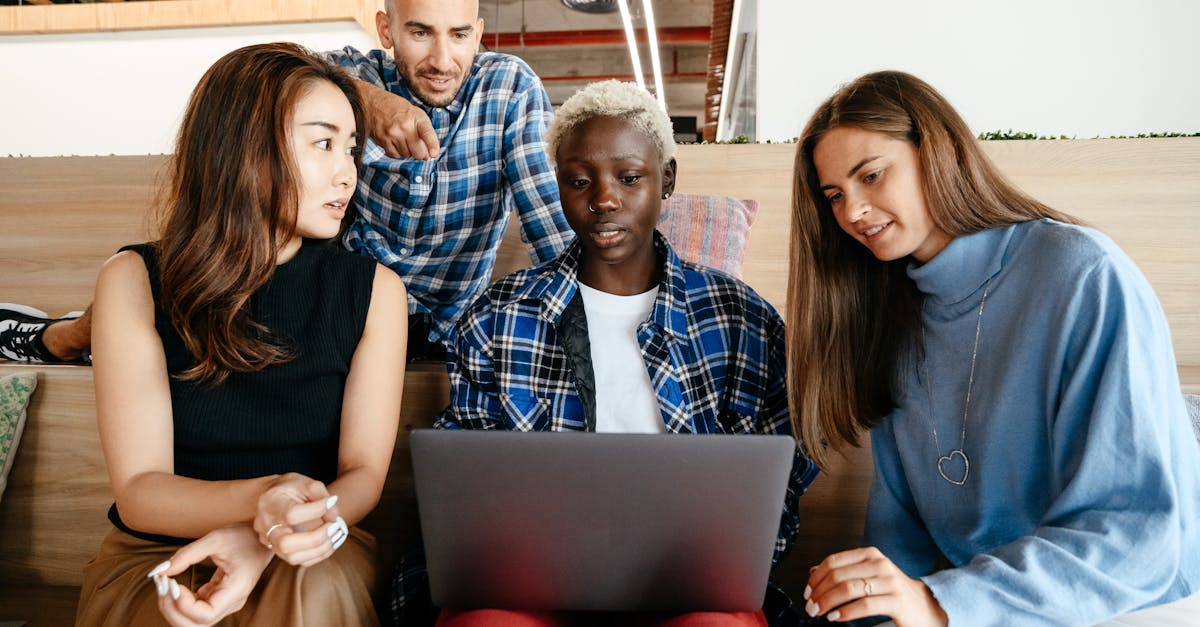 陌陌实名账号:华融湘江银行app详情下载教程